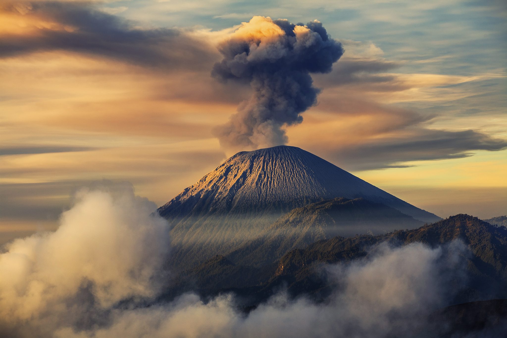 природа вулкан извержение загрузить